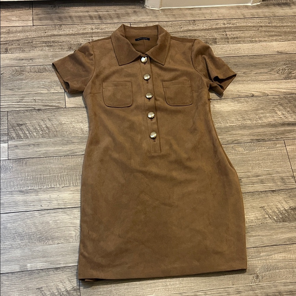 Offer $16🚀 Tommy Hilfiger tan  faux suede dress short sleeve pockets